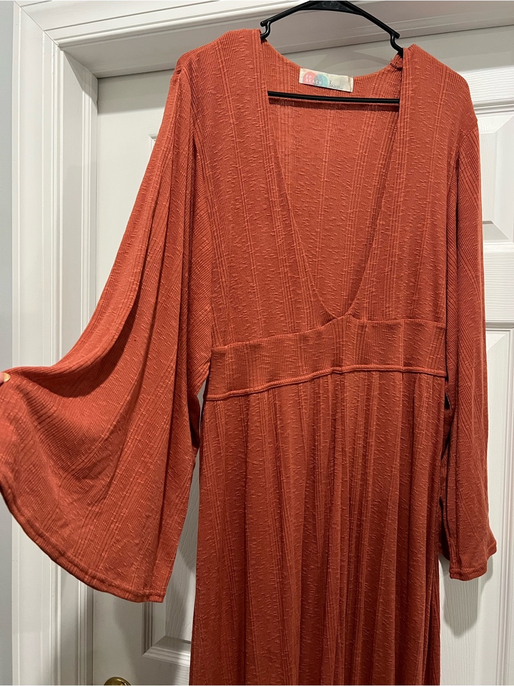 Free People Beach Women's Rust V-Neck Maxi Dress with Flowing Sleeves - Large